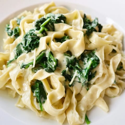 Creamy Spinach Garlic Noodles